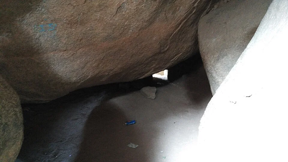 Narrow opening at Obavvana Kindi in Chitradurga Fort