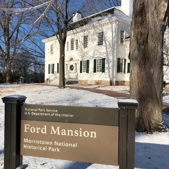 Ford Mansion yön tabelası ve yaya yolu, NPS arşivi