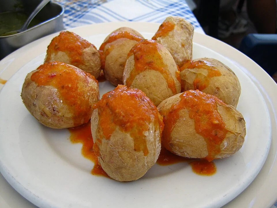 Papas arrugadas with mojo sauce, September 2006; food example, location not verified as a Las Palmas restaurant.