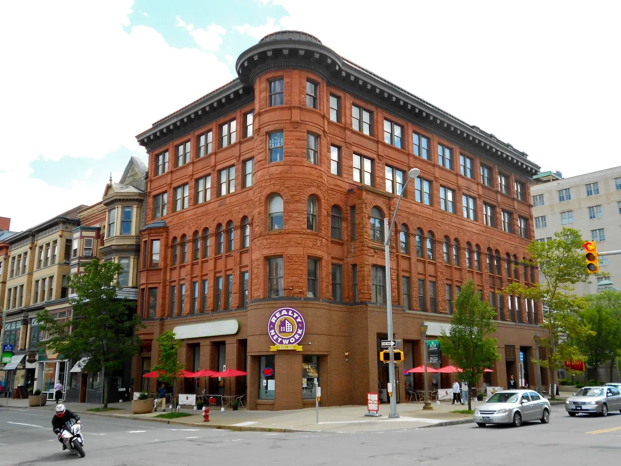 Dime Bank tarihî köşe cephesi, Scranton, Ağustos 2013