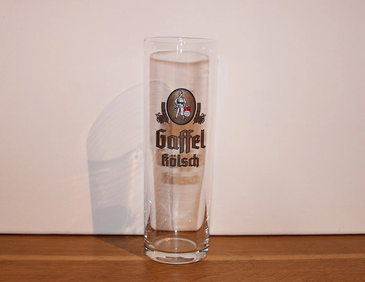 Gaffel Kölsch yazılı boş bira bardağı, Nisan 2020; ürün örneği