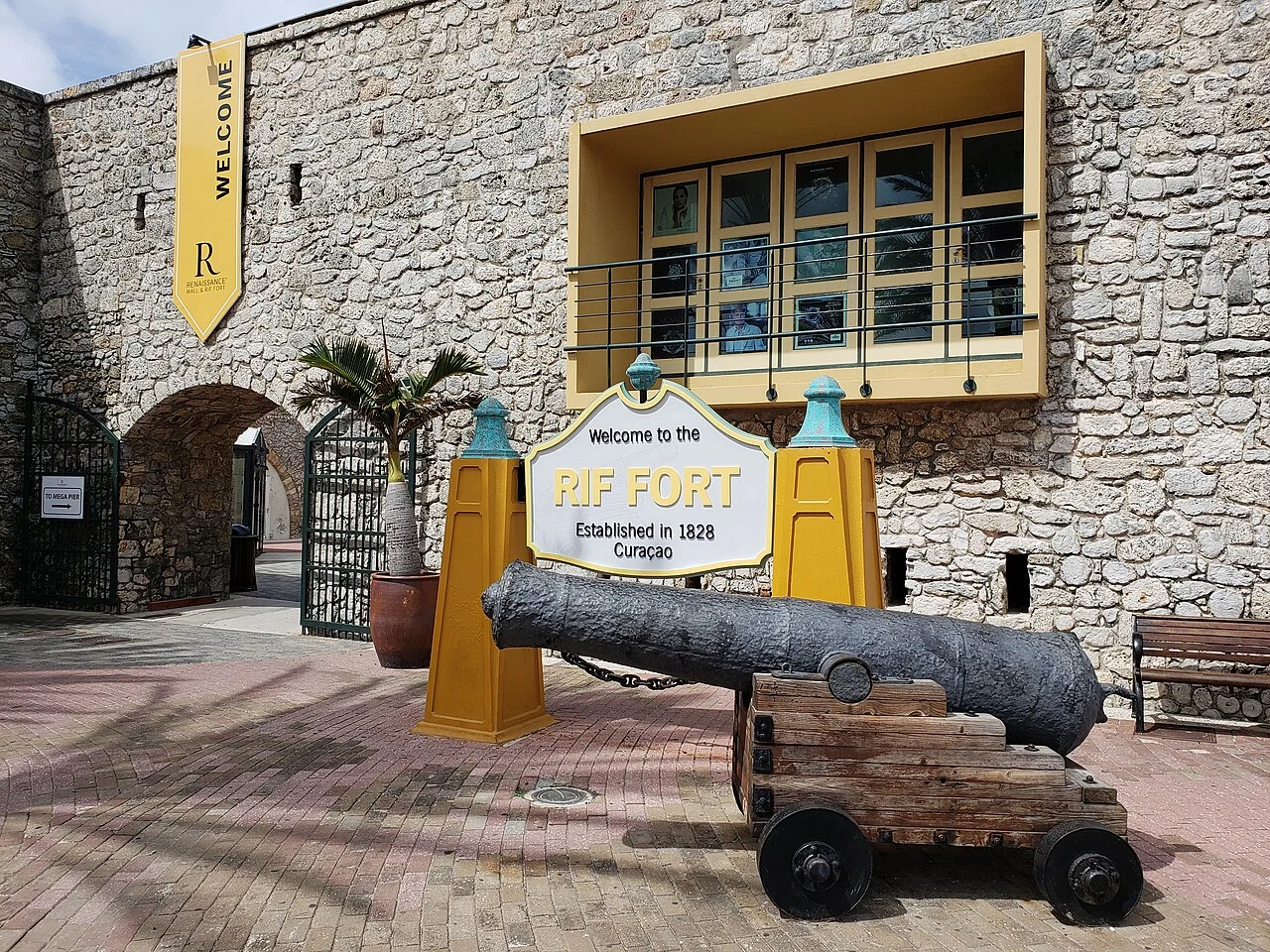 Historic wall scene Rif Fort Otrobanda, 2018