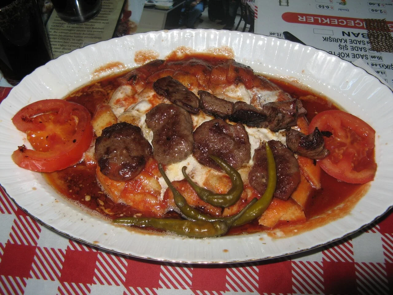 Eskişehir balaban kebabı tabağı, Ocak 2014; tarihli ürün örneği, görünen işletme adına güncel tavsiye veya açık olma garantisi yoktur.