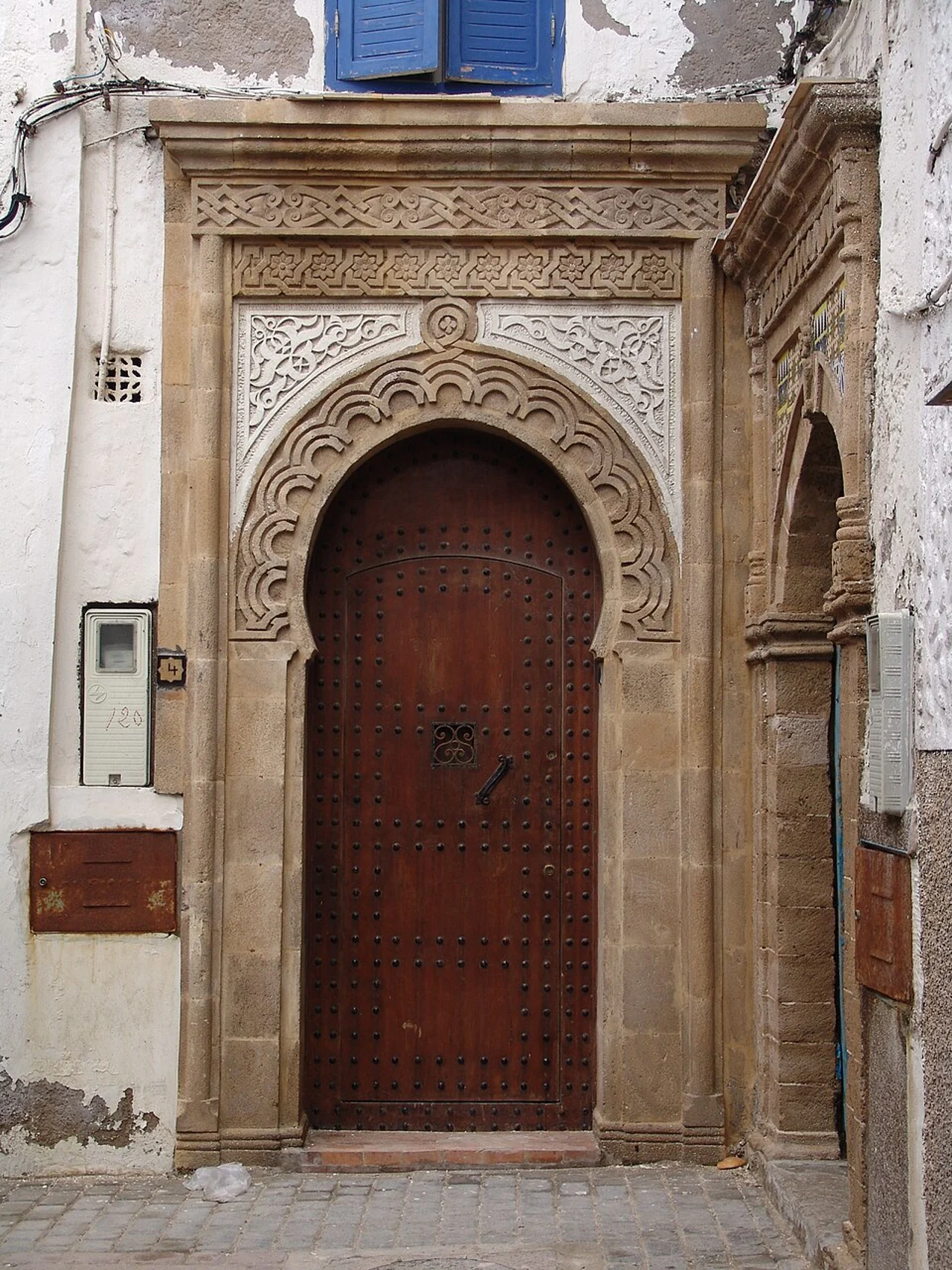 Essaouira medinasında sivri kemerli kapı; 3 Kasım 2006, özel içeriye giriş izni değil