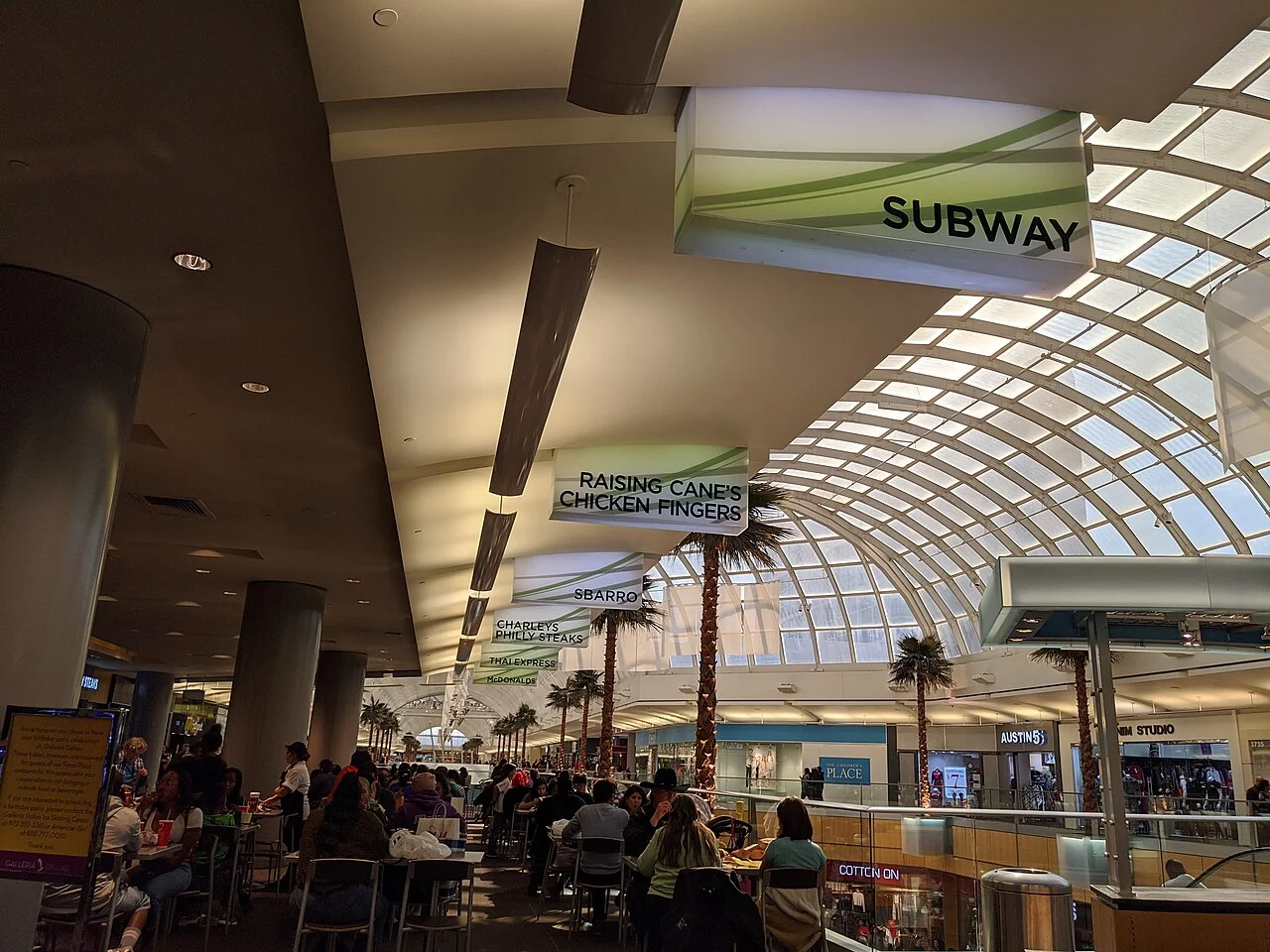 Food court at Galleria Dallas, 2019