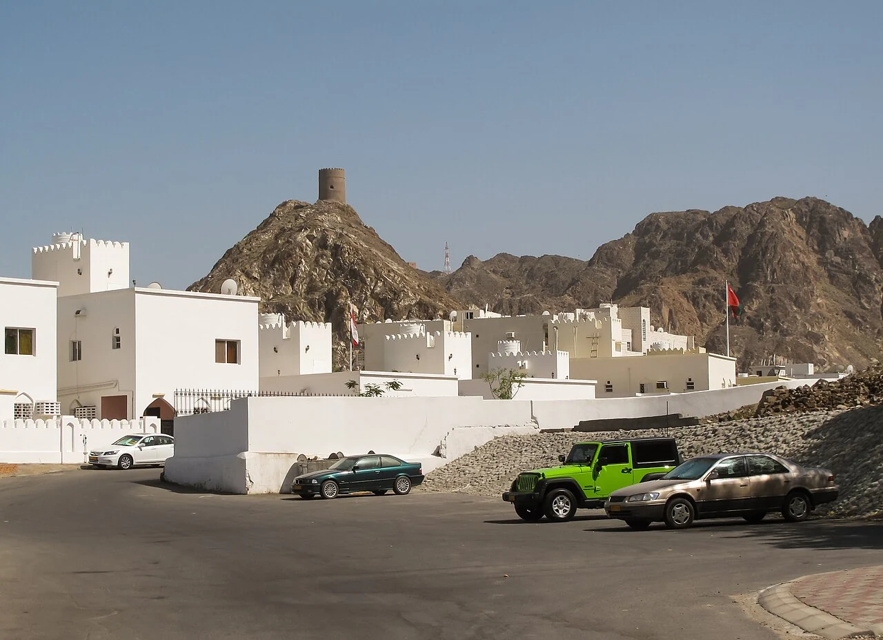 Central Muscat residential setting; Francisco Anzola, 10 May 2013
