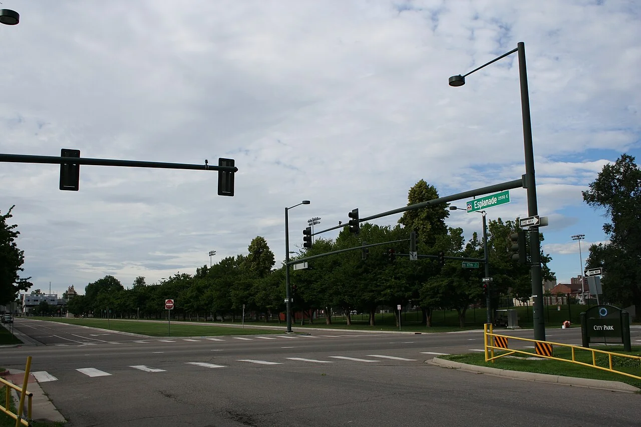 Entrance surroundings and road junction at Denver City Park Esplanade, photographed in 2009