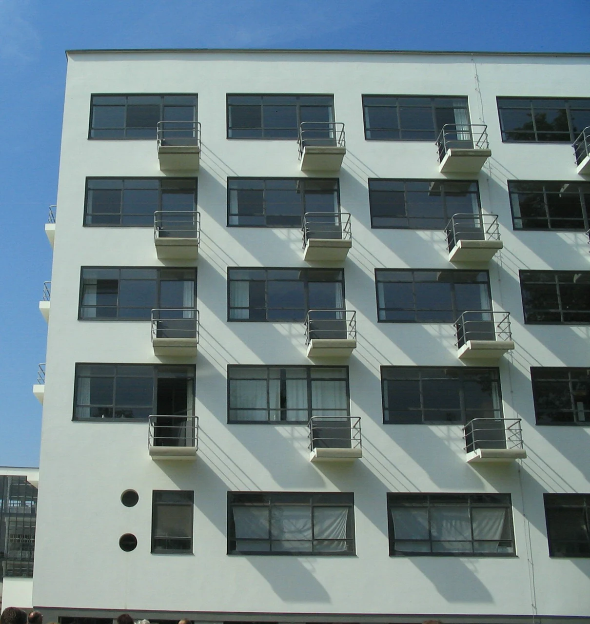 Bauhaus öğrenci konutlarının ayrı balkonları, 2005