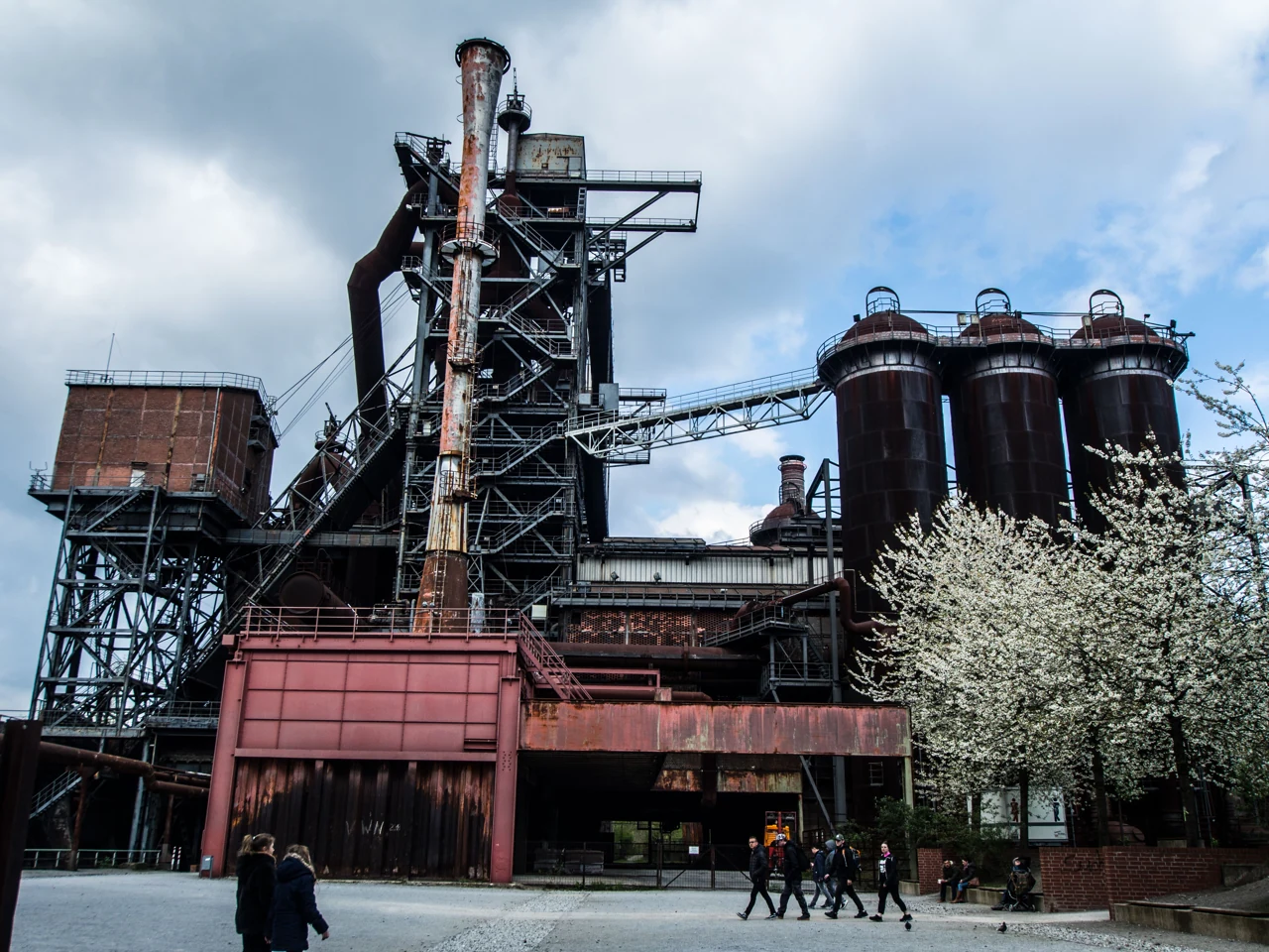 Duisburg Landschaftspark’ta eski endüstri ve ocak yapıları