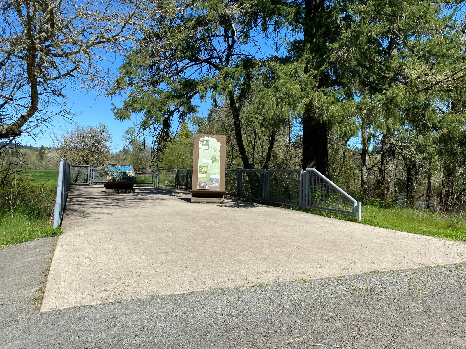 River observation platform on River Trail at Tualatin River refuge in Sherwood