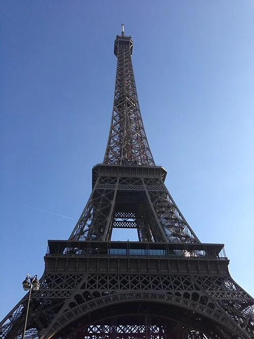 Iron structure seen from the base of the Eiffel Tower, February 2013