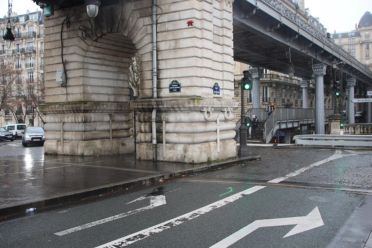 Bir-Hakeim bridge surroundings near Avenue du Président-Kennedy Paris, December 2023