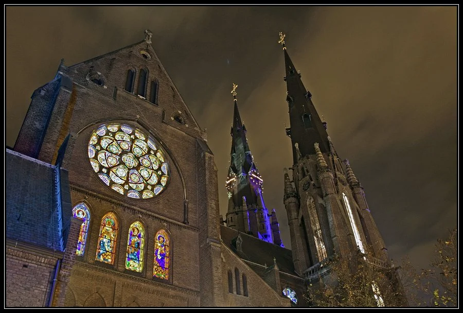 Eindhoven Catharinakerk kilisesi, merkezdeki yemek durakları arasındaki şehir çevresi; 2007 arşiv fotoğrafı.