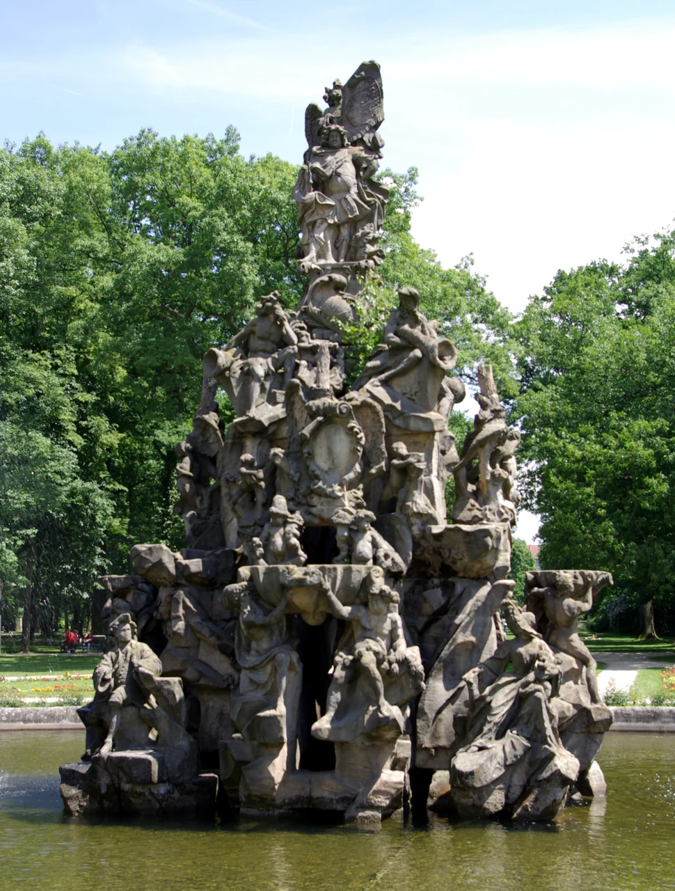 Erlangen Schlossgarten’daki Hugenottenbrunnen