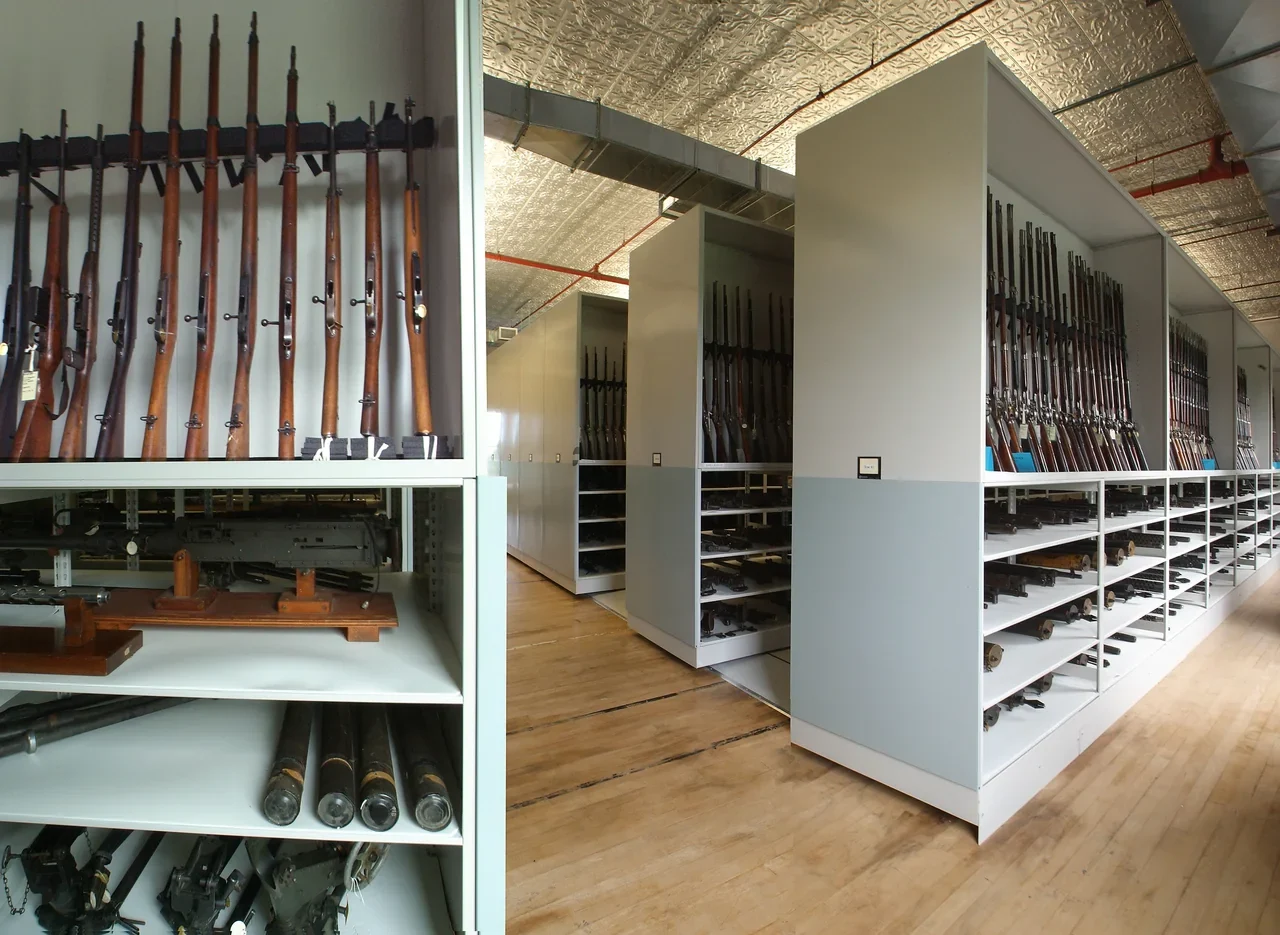 Springfield Armory koleksiyon deposunun NPS arşiv görüntüsü; normal ziyaret alanı değildir