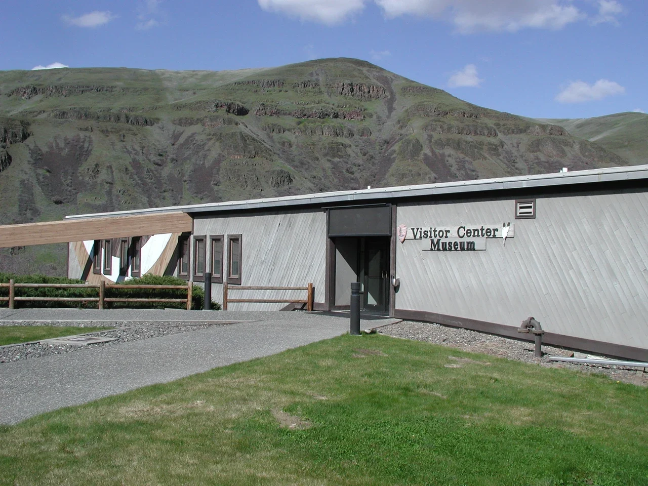 Exterior museum entrance at Spalding visitor center