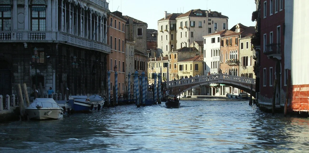 Cannaregio canal near Ponte delle Guglie, 2009