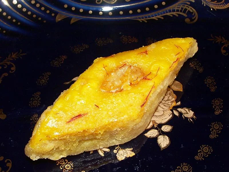 A slice of the Ganja variety of pakhlava; Fuad, 20 March 2010.