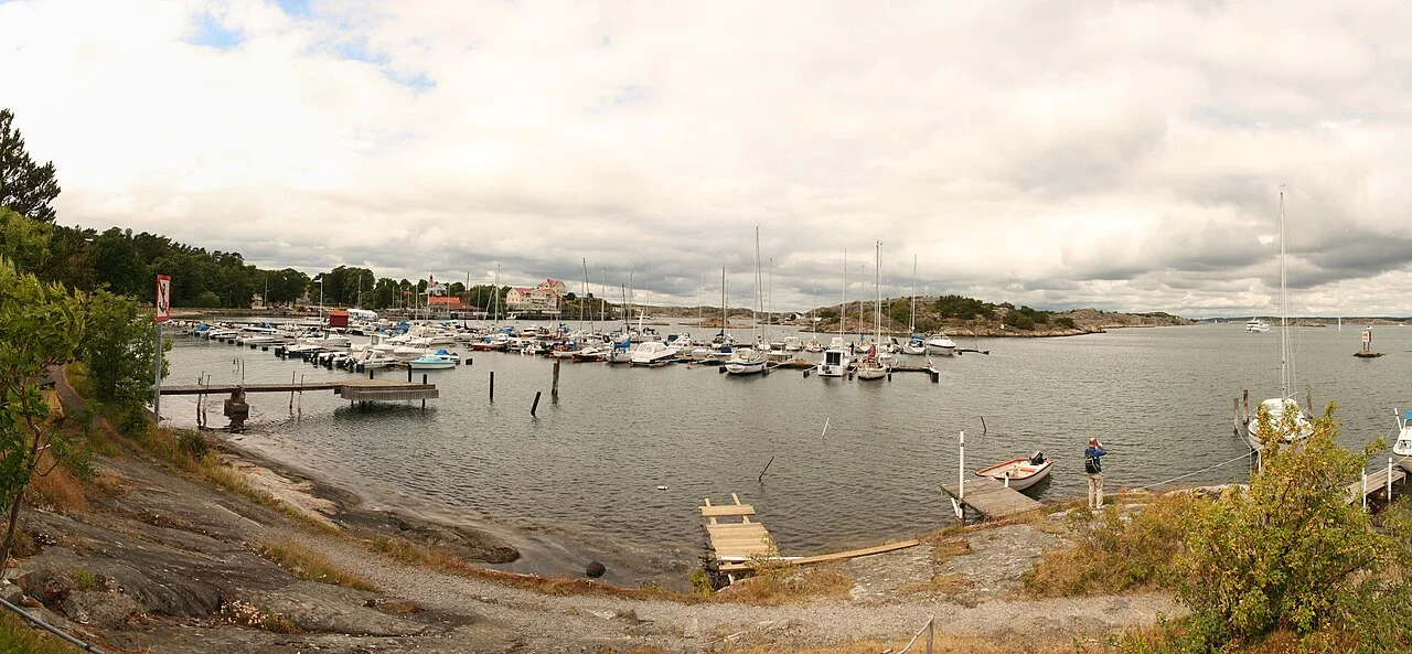 Styrsö Bratten marina in Gothenburg southern archipelago; 29 June 2014 panorama stitched from multiple actual photographs.