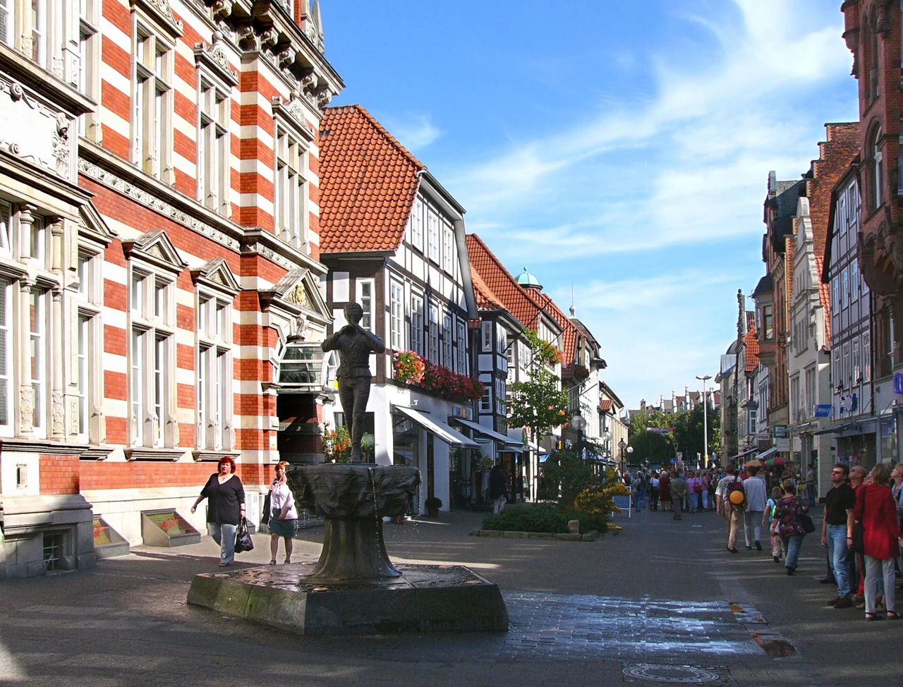 Osterstraße’de kavalcı çeşmesi, 2004 görünümü