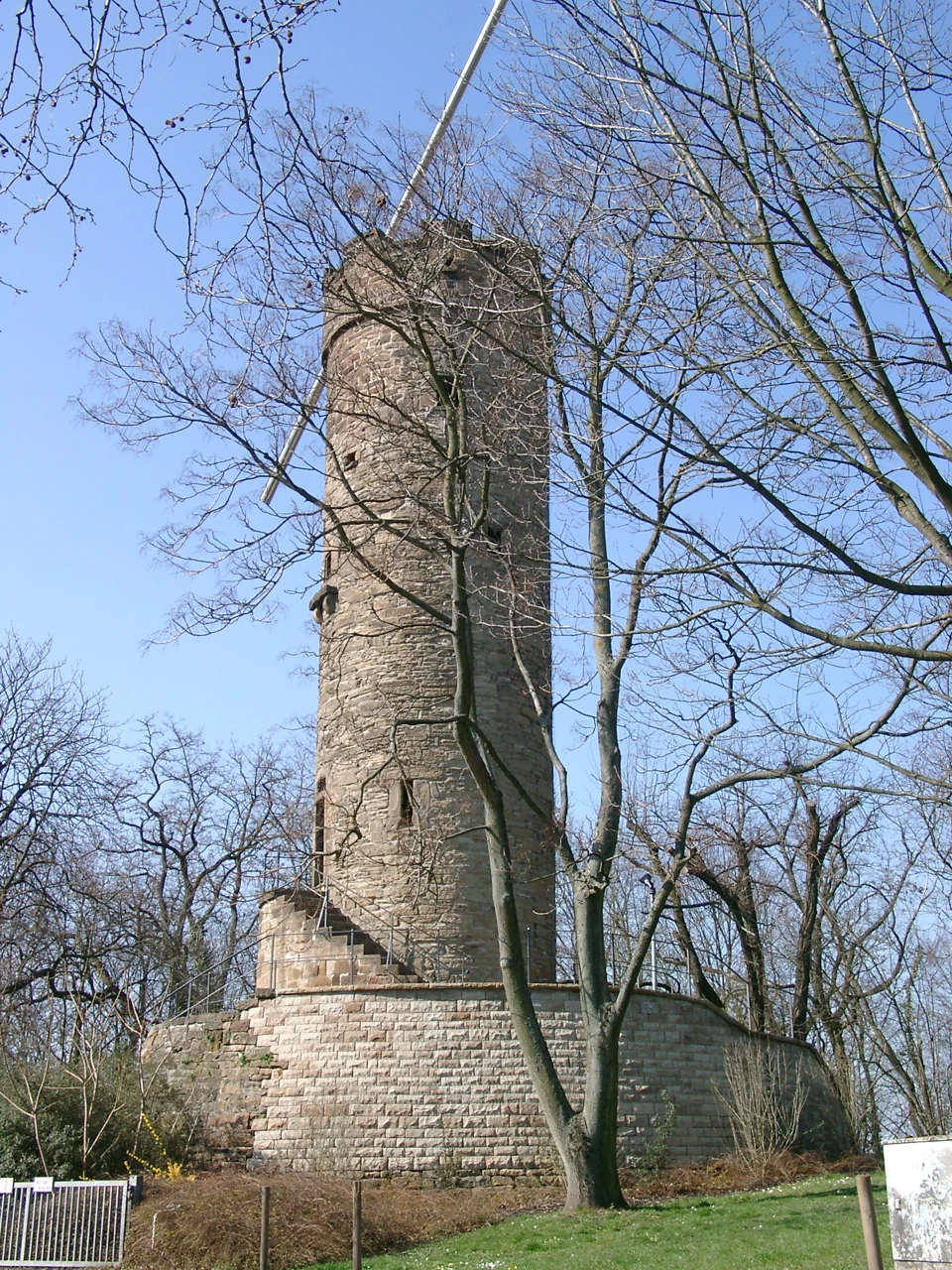 The Wartberg tower in Heilbronn seen through trees, March 2007