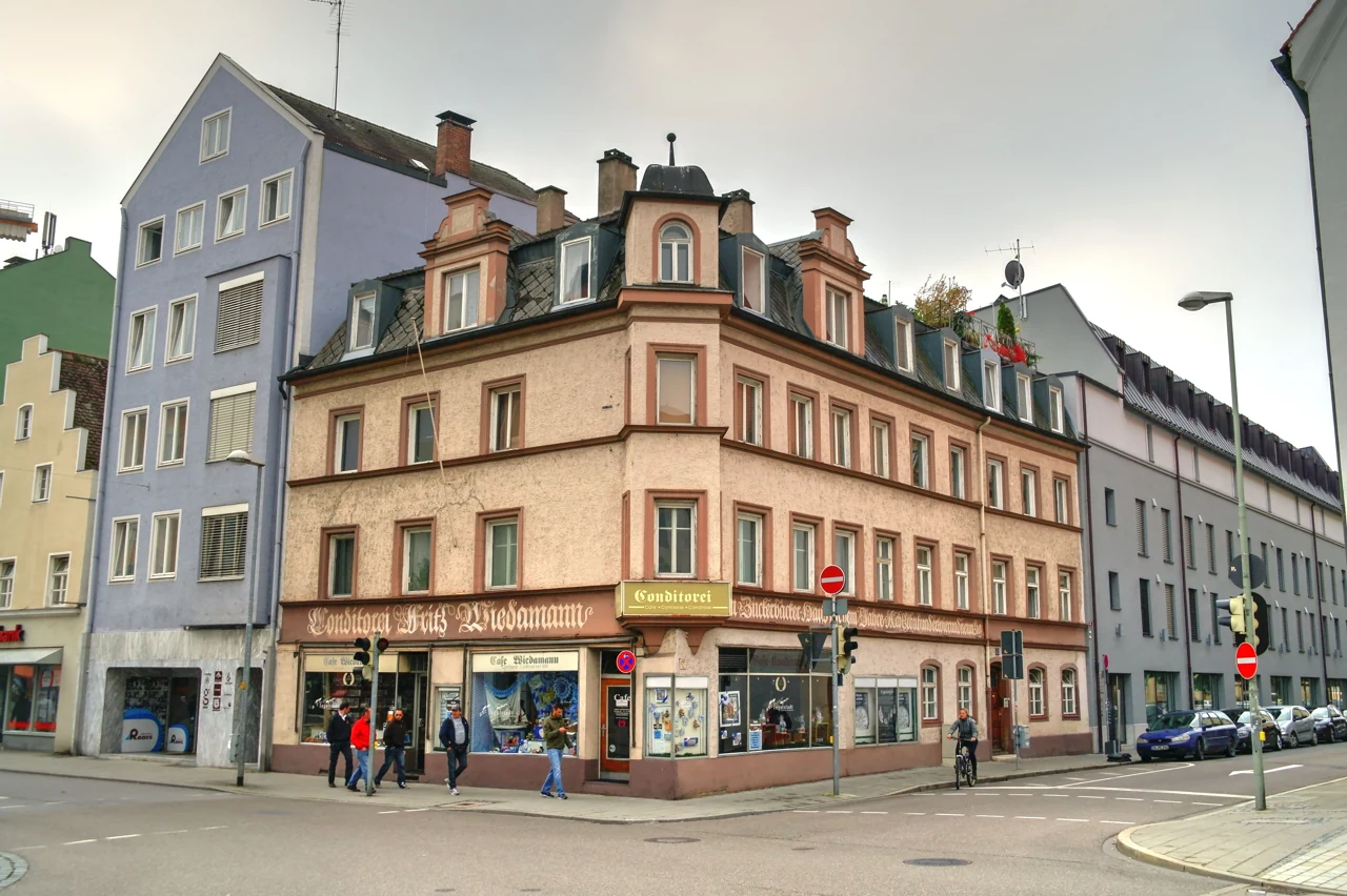 A corner building and street in central Ingolstadt