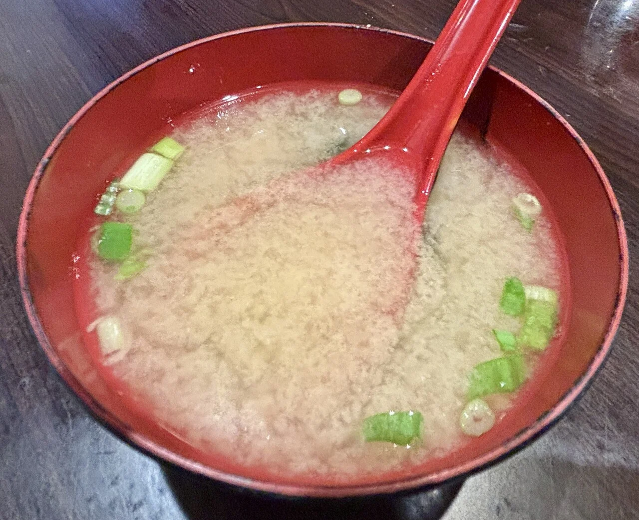 Los Angeles Japanese Village Plaza restoranında miso çorbası, 2025