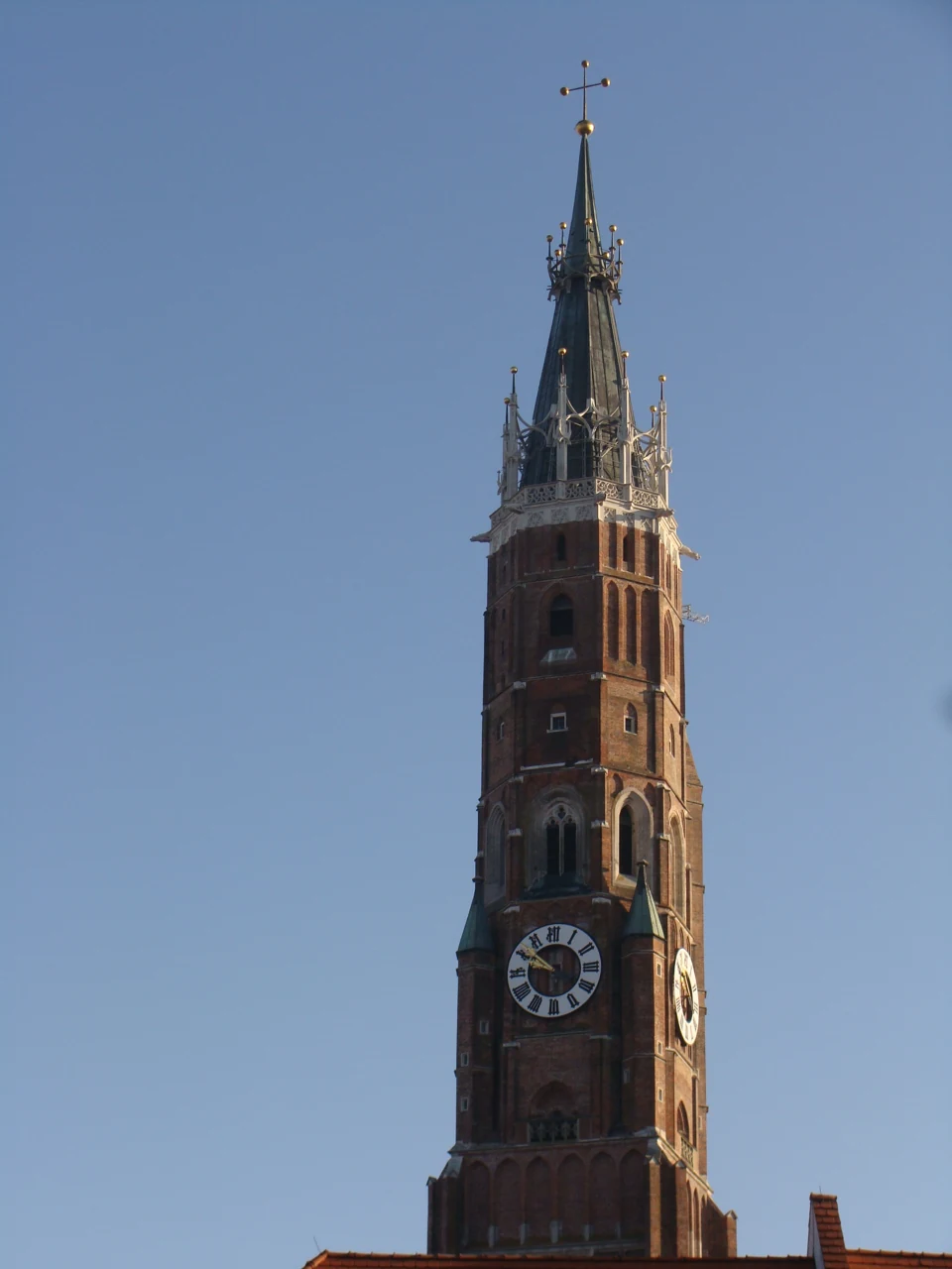 Landshut St Martin kilisesinin tuğla kulesi