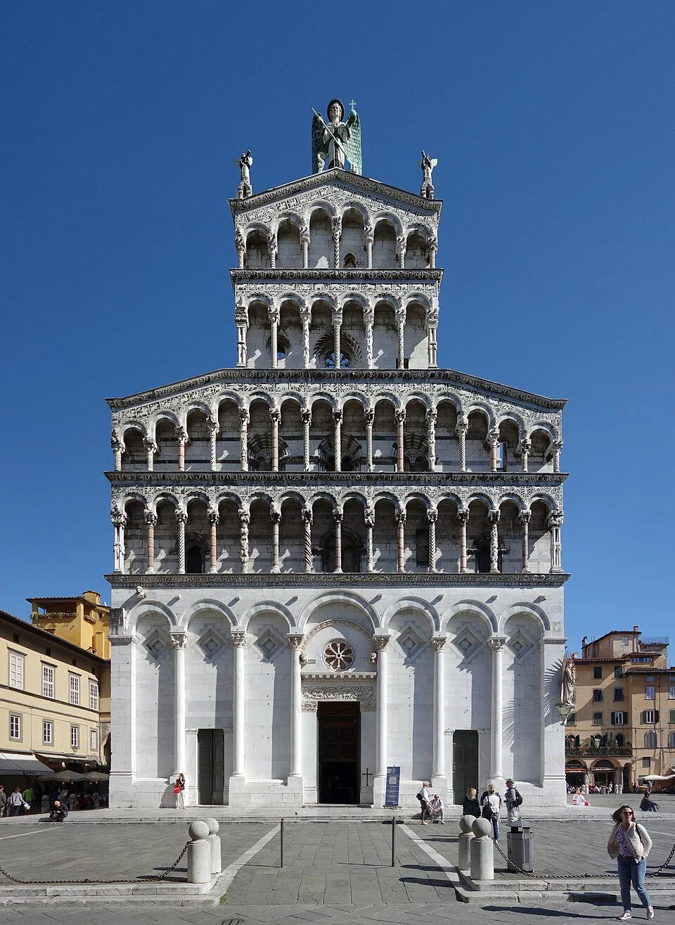 Lucca San Michele in Foro tarihî dış cephesi, Ekim 2019