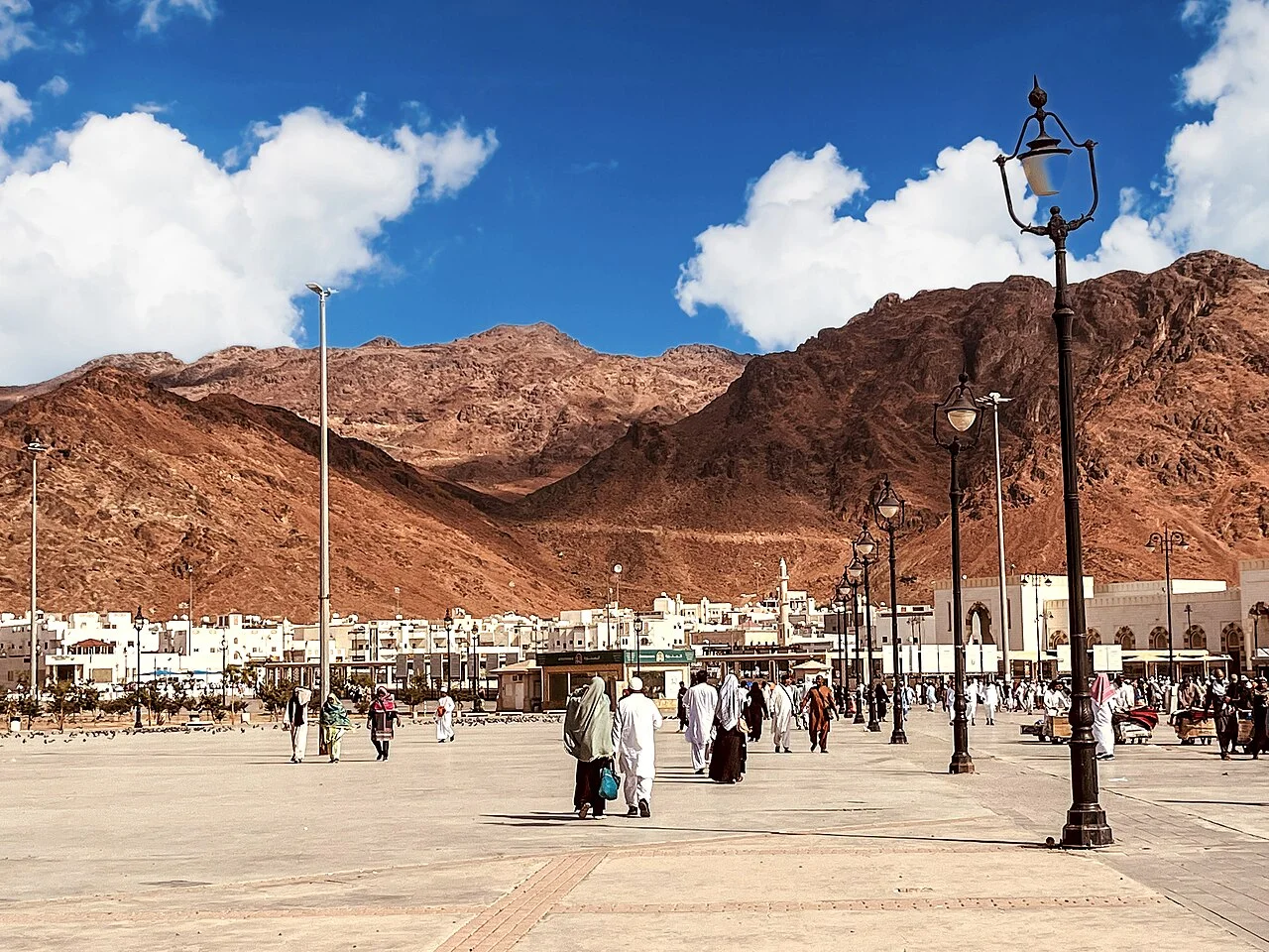 Mount Uhud and visitor surroundings in Madinah; Bintladen, 6 December 2022.