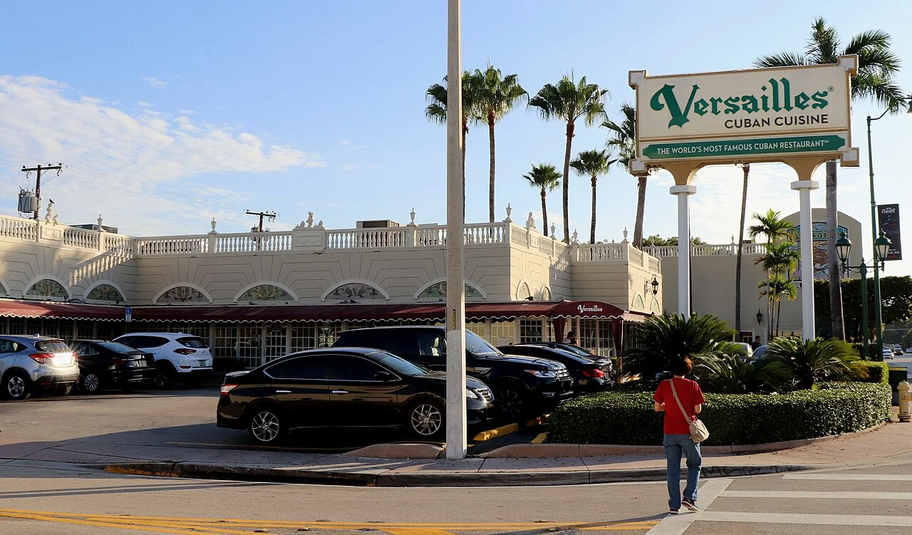 Miami Little Havana Versailles restoranı dış cephesi, 2018