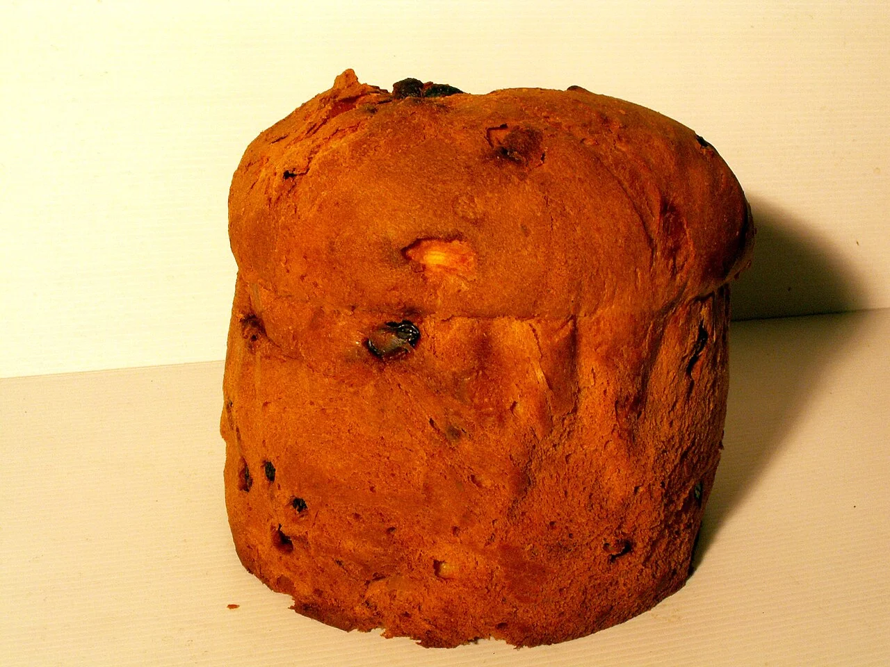 Panettone product illustration; shooting place/date unknown, uploaded February 2008