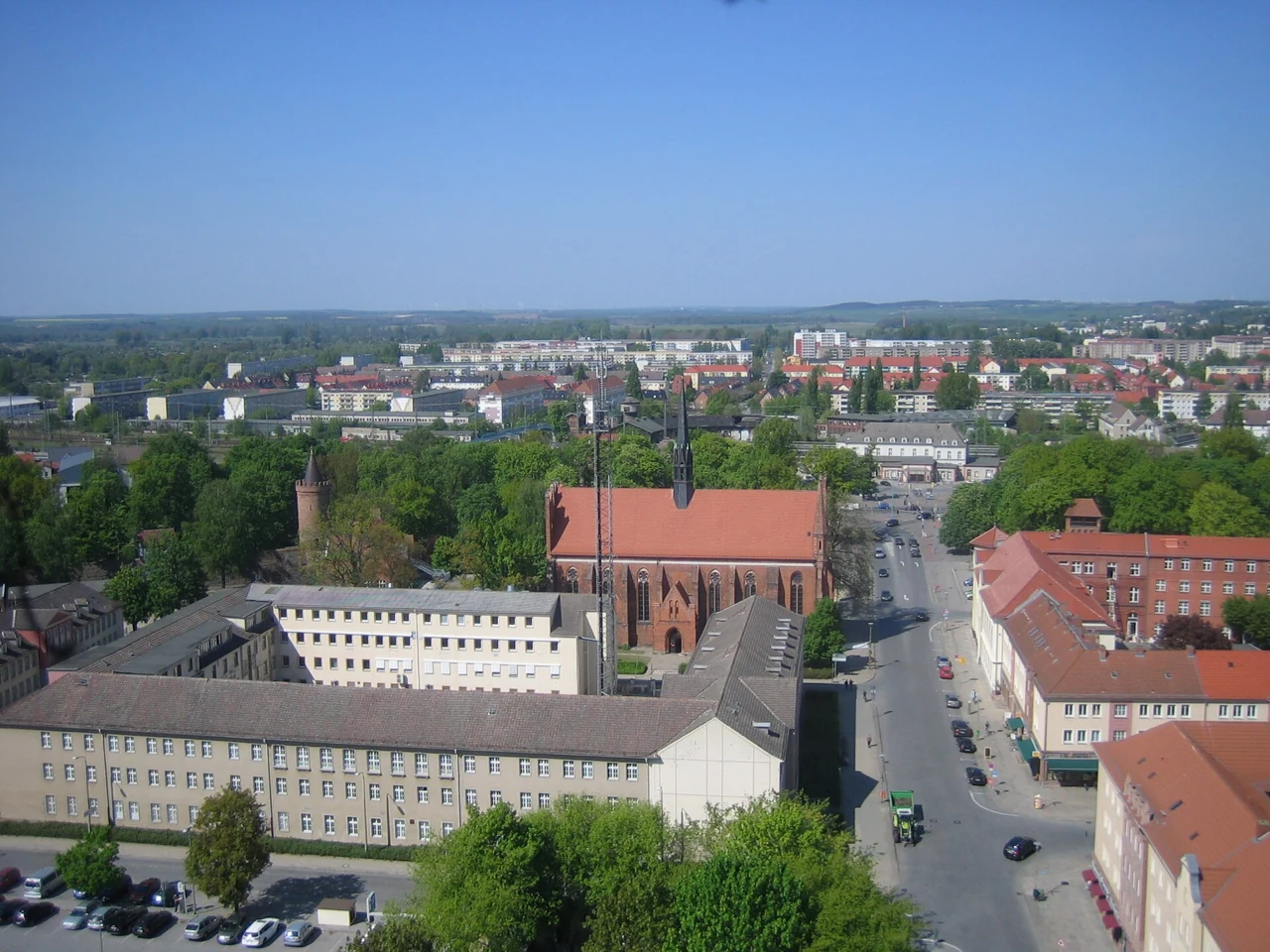 A northward view along Stargarder Straße from the HKB tower