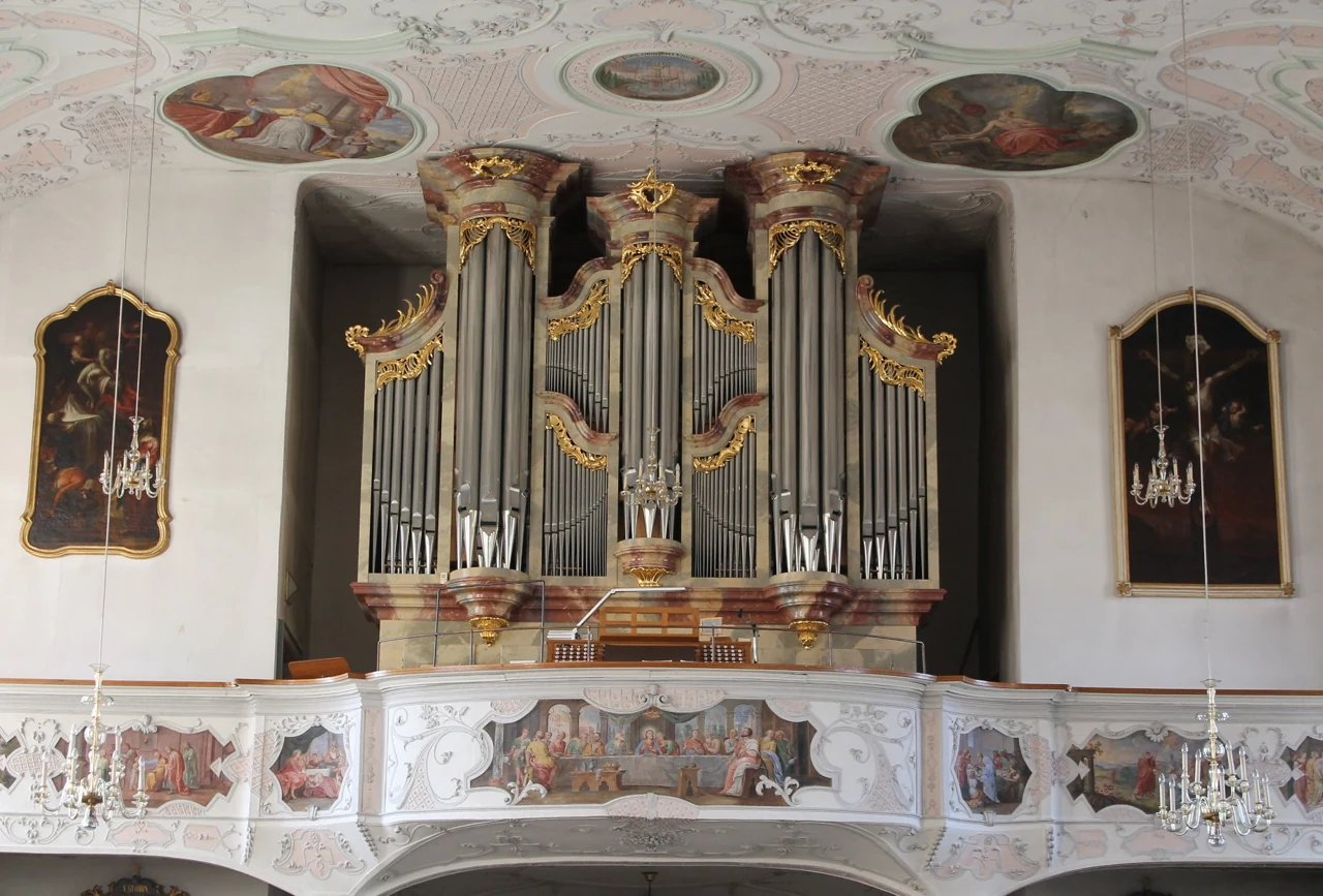 Neuburg Spitalkirche orgu ve iç mekânı, 2015
