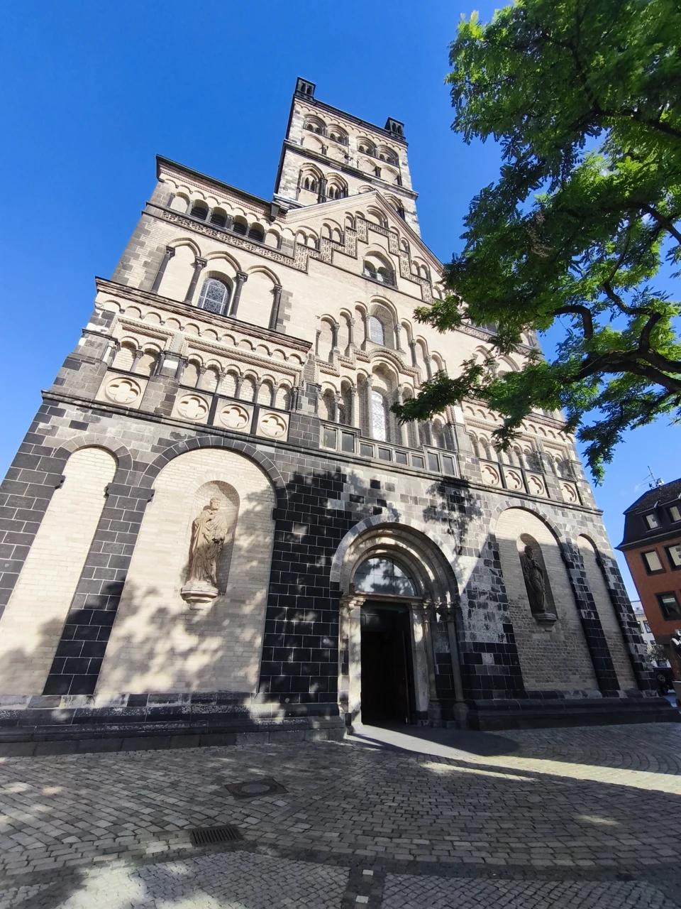 Neuss Quirinus Münster dış görünüşü, 2026