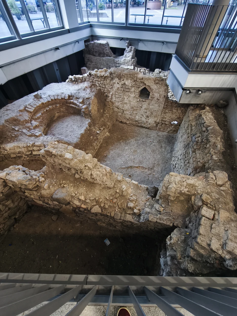 Neuss RomaNEum’da Orta Çağ mahzen kalıntıları, 2026