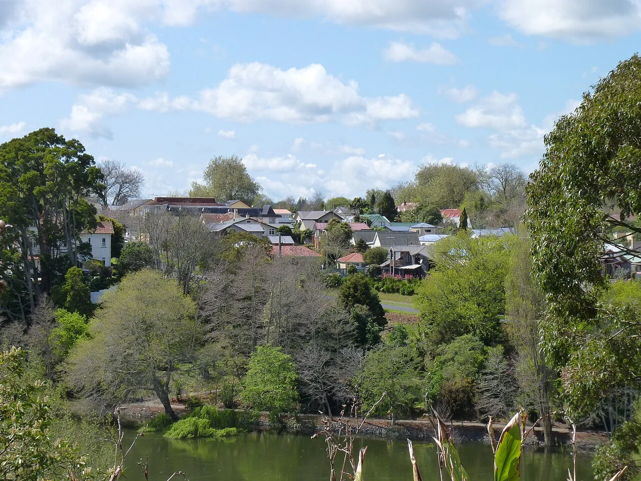 Hamilton East seen across the Waikato from Hamilton West, October 2010