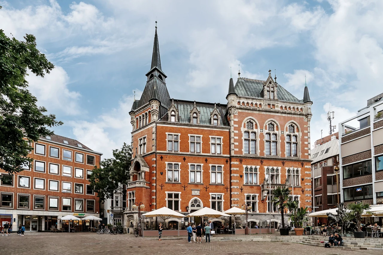 The exterior of Oldenburg’s Altes Rathaus