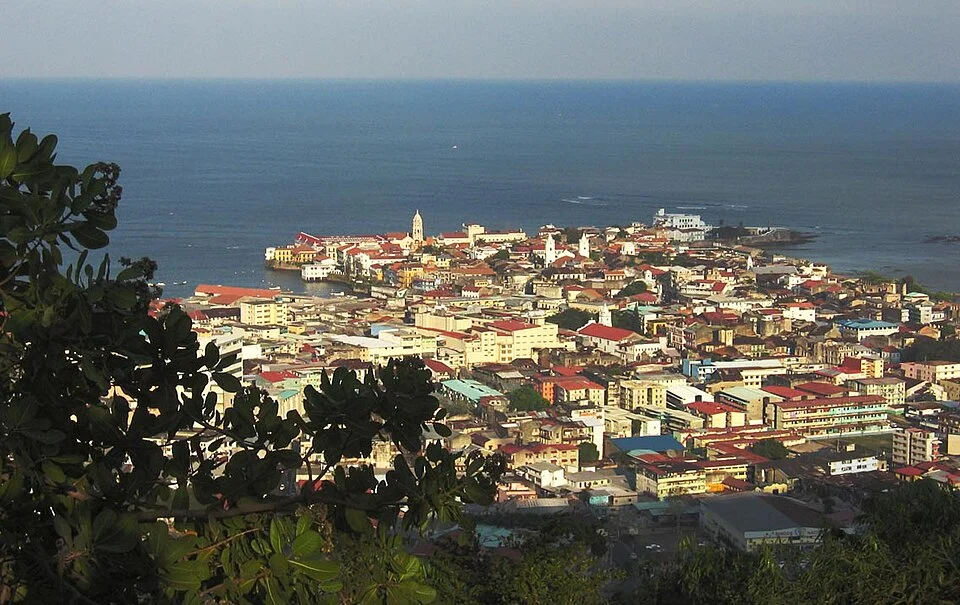 Panama City Casco Viejo’nun Cerro Ancón’dan tarihî görünümü, 2004