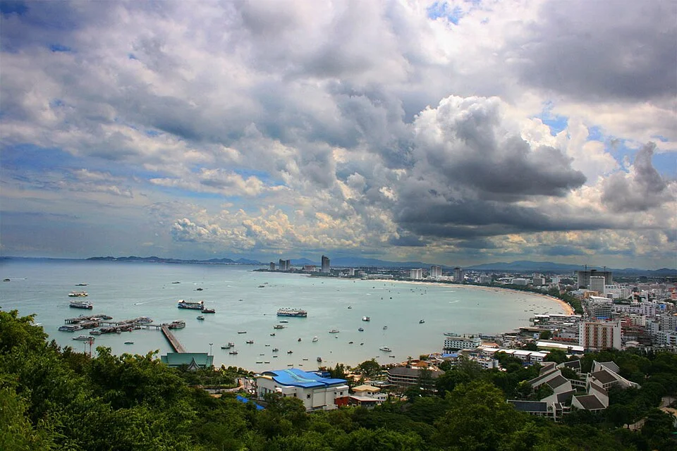 Pattaya Körfezi: şehirdeki yemek rotasının kıyı bağlamı; Martin-Manuel Beaulne, 28 Temmuz 2007 kamera kaydı.