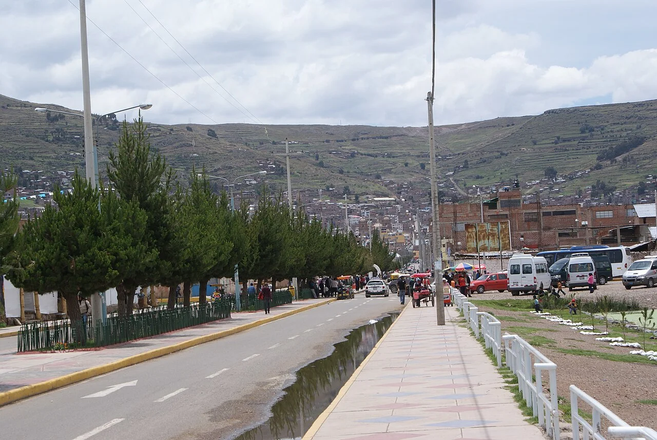 Puno Avenida El Puerto sokak görünümü, Ocak 2009