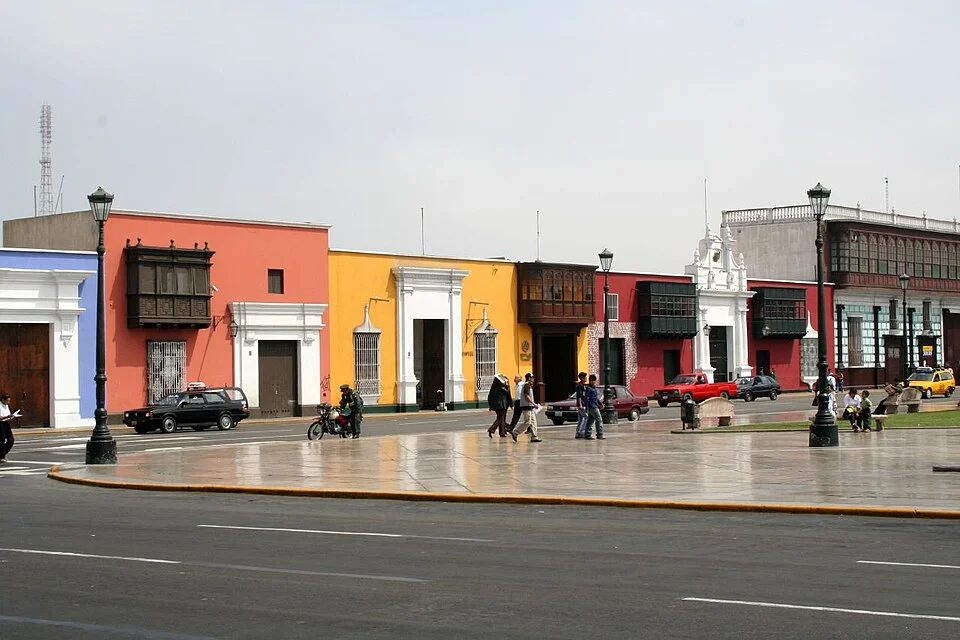 Trujillo Plaza de Armas çevresindeki sokak, Temmuz 2007