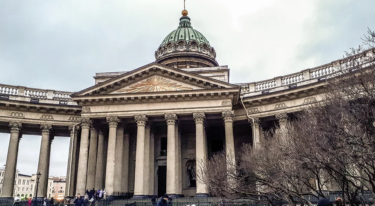 Colonnaded façade of Kazan Cathedral, Saint Petersburg; Александровы АГ, 1 February 2025.