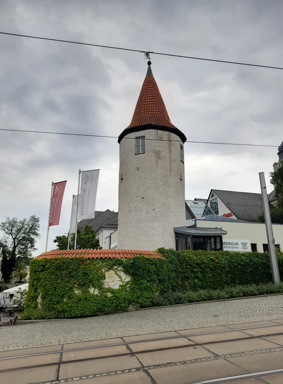 Plauen Nonnenturm’un dış görünüşü