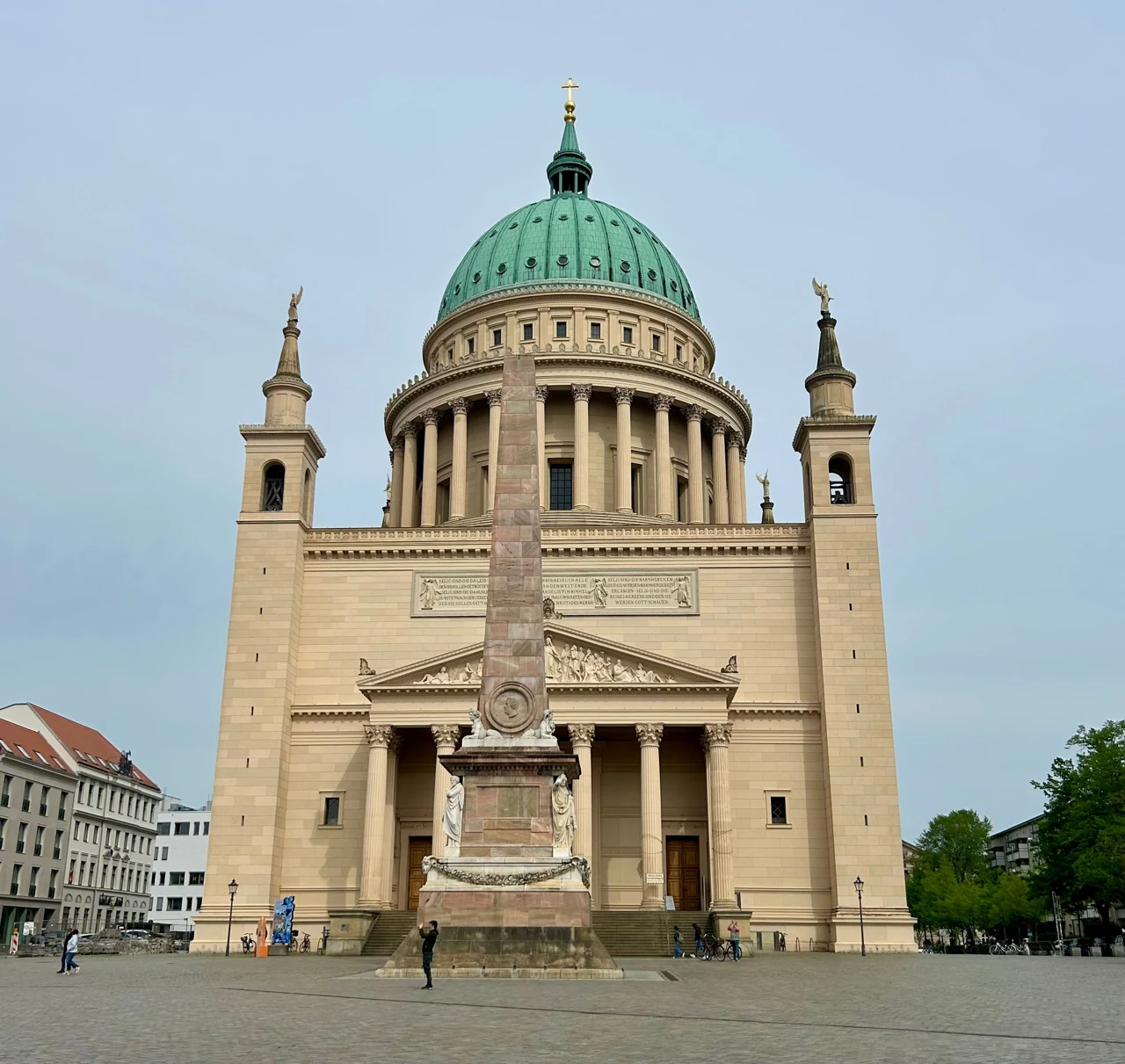 Nikolaikirche and the obelisk on Alter Markt.