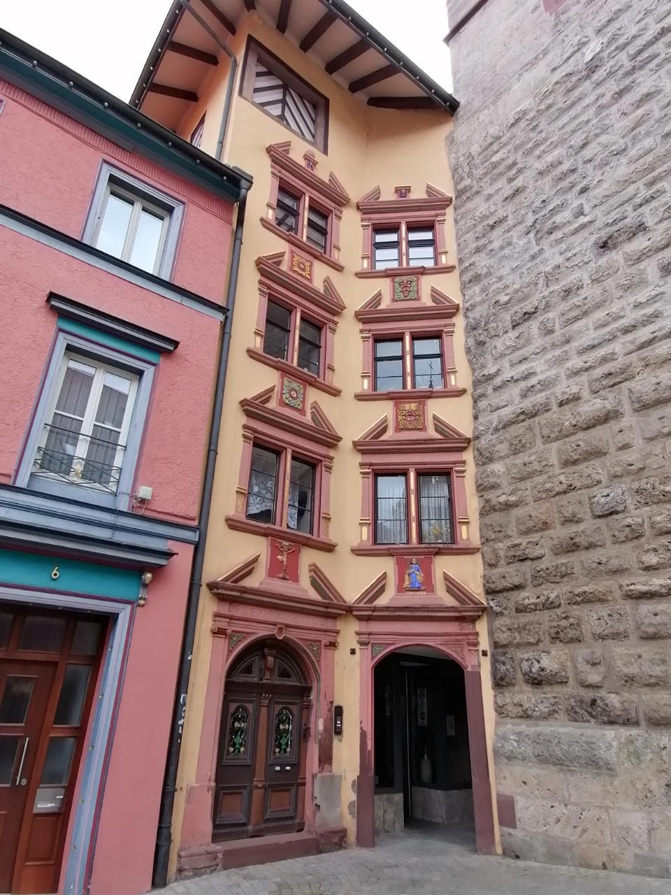 Rottweil Schwarzes Tor yanındaki köşe evin cumbası, 2021