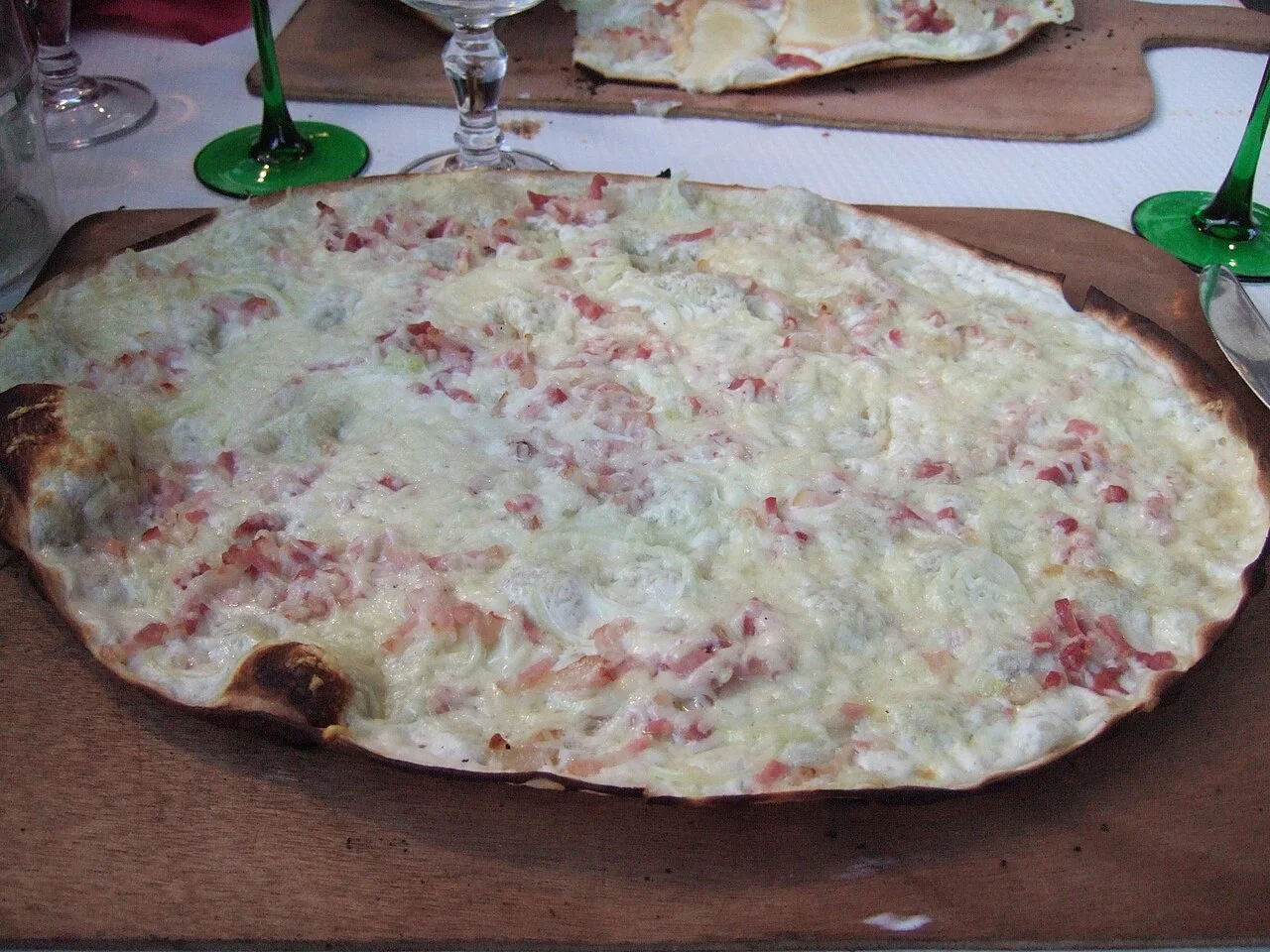 Alsace’ta Tarte flambée, 2009; genel Flammkuchen örneği, Saarbrücken işletmesi değildir