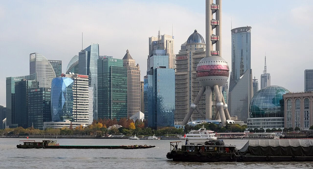 Bund kıyısından Lujiazui silueti; kallerna, 15 Aralık 2019.
