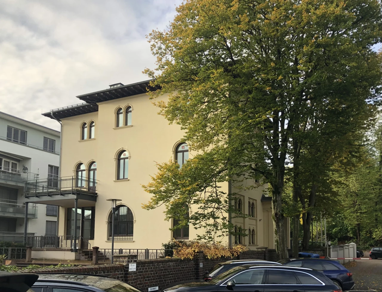 Siegen Oranienstraße’de Villa Ruhfus cephesi, 2024