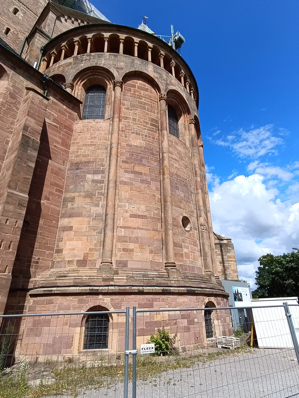 Speyer Dom’un doğu apsisinin dış görünümü